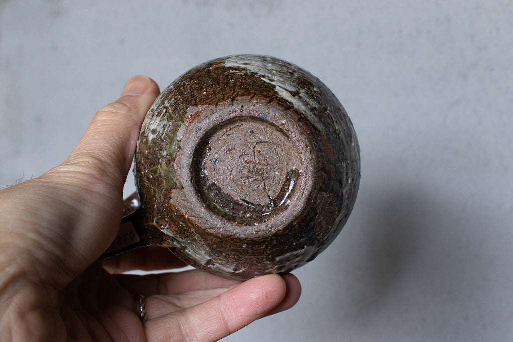 西川真衣 / 丸マグカップ（飛びカンナに刷毛目）B