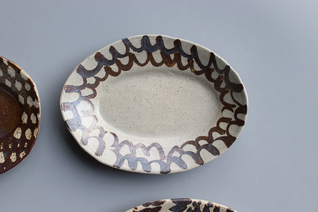 西川真衣 / ミニオーバル皿 鉄絵・蝋抜き