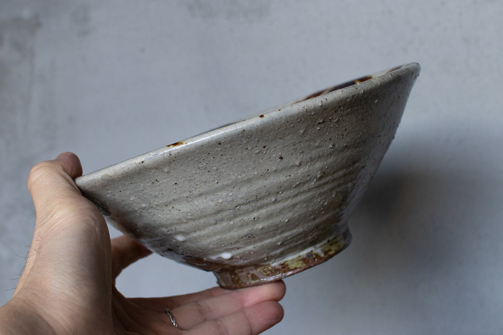 西川真衣 / 丼鉢 鉄絵 馬の目柄