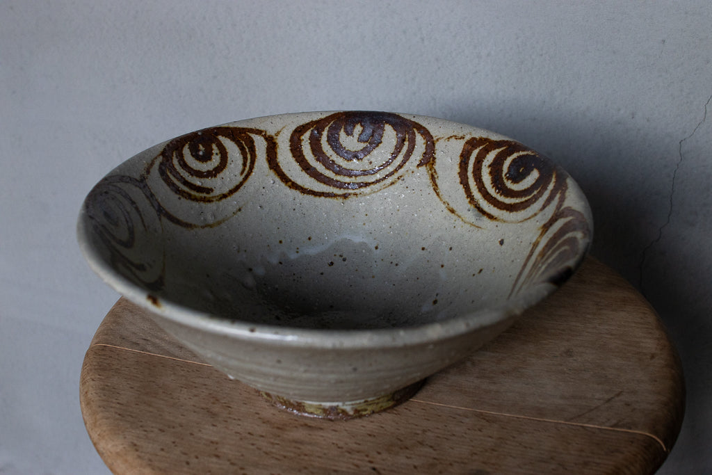 西川真衣 / 丼鉢 鉄絵 馬の目柄