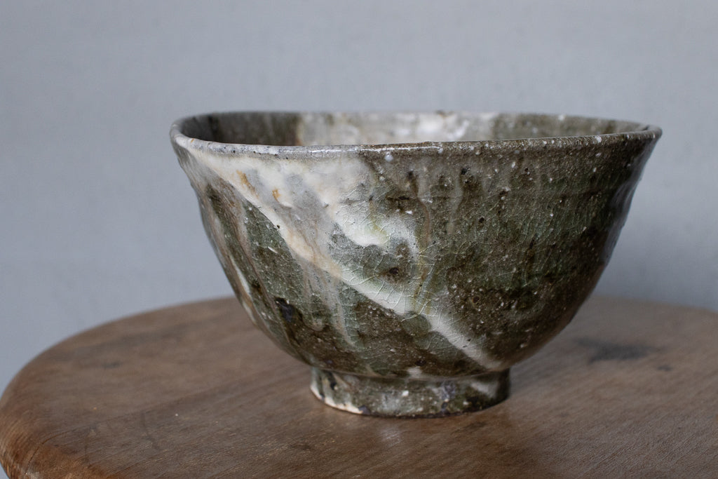 Tonoikemoto Yuki / Octagonal pot (ash glaze)