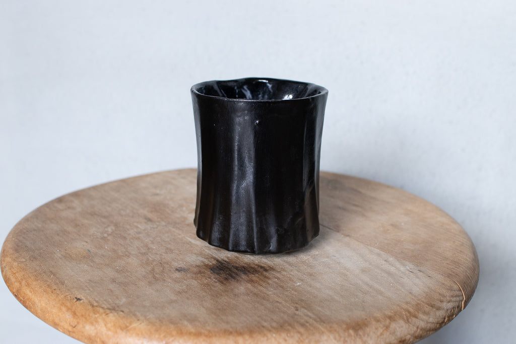 野中麟太郎 / pinch mug "urushi" black  マグカップ 漆焼き付け 黒