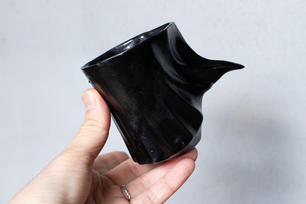 野中麟太郎 / pinch mug "urushi" black  マグカップ 漆焼き付け 黒