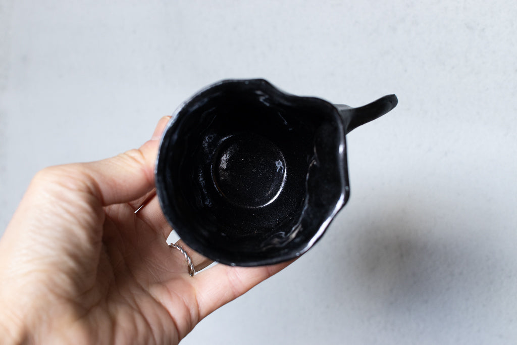 野中麟太郎 / pinch mug "urushi" black  マグカップ 漆焼き付け 黒