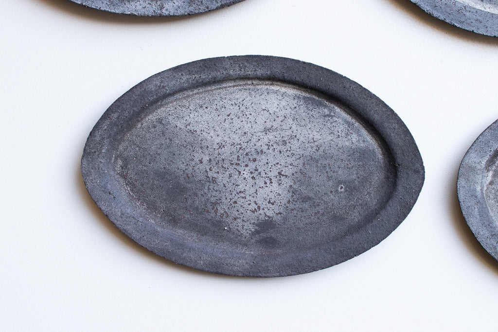 栁川晶子 / オーバルリム皿 M 黒