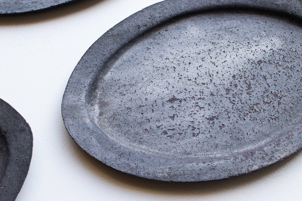 栁川晶子 / オーバルリム皿 M 黒