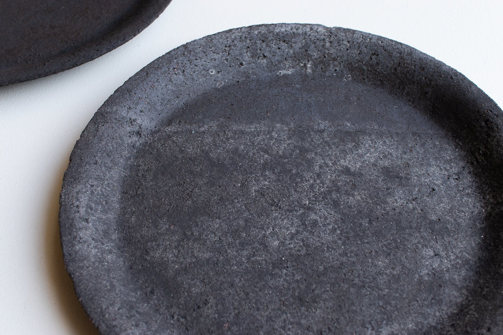 栁川晶子 / 7寸リム皿 黒