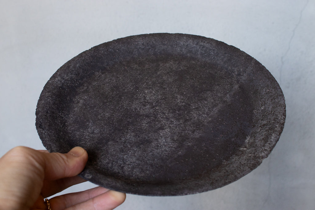 栁川晶子 / 7寸リム皿 黒