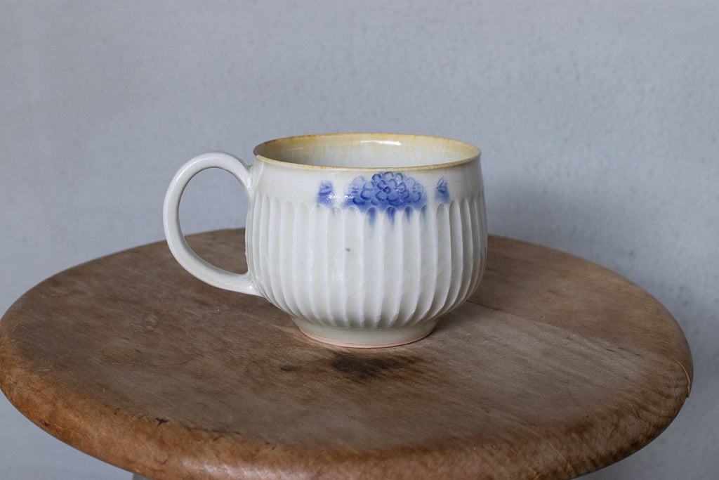 鈴木まどか / 彫花文鎬マグ 小 マグカップ