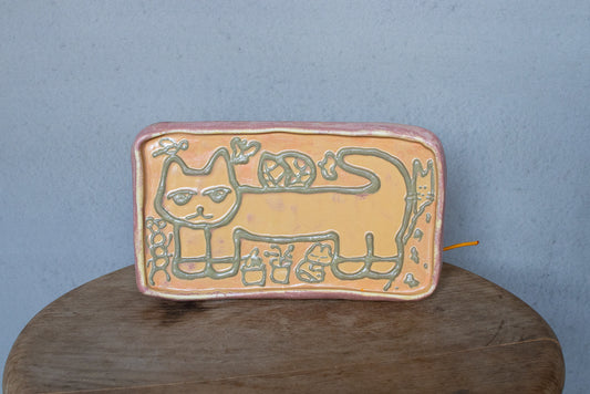 椎猫白魚 / 生きものたちの壁掛け 大 ”キャベツ畑の猫"