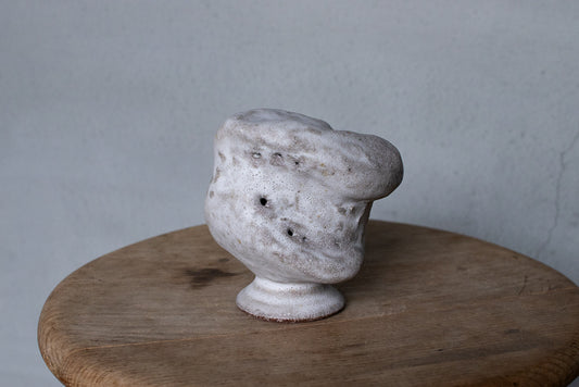 鷲沢ワシ子 / 石のオブジェ