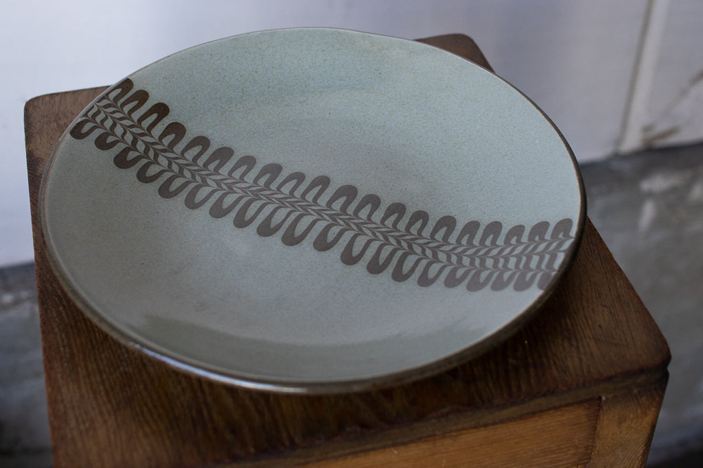 Yoshiran Sagawa / Deep Plate L Slipware Ice Green