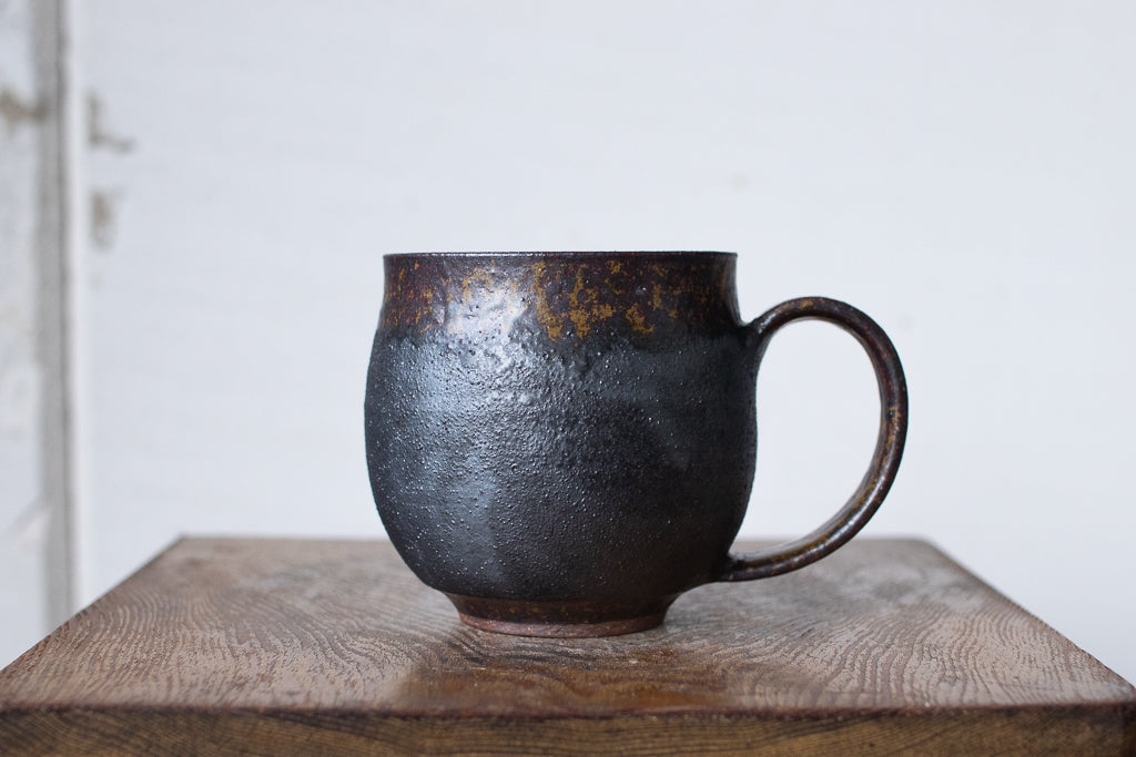 Kazuma Yamamoto / Mud inlaid round mug