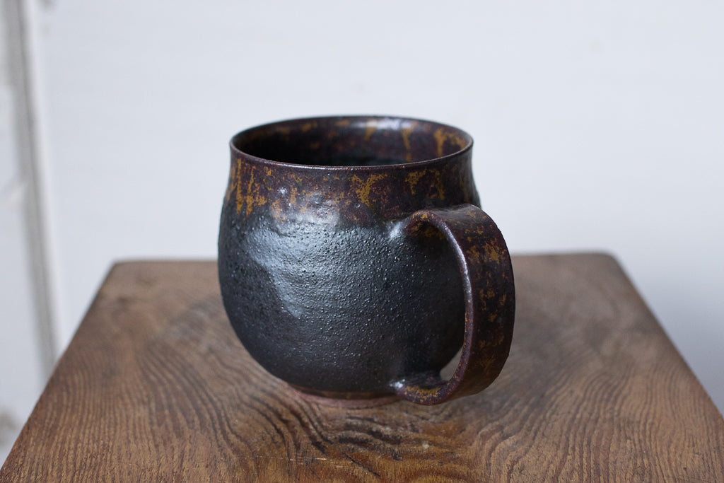 Kazuma Yamamoto / Mud inlaid round mug