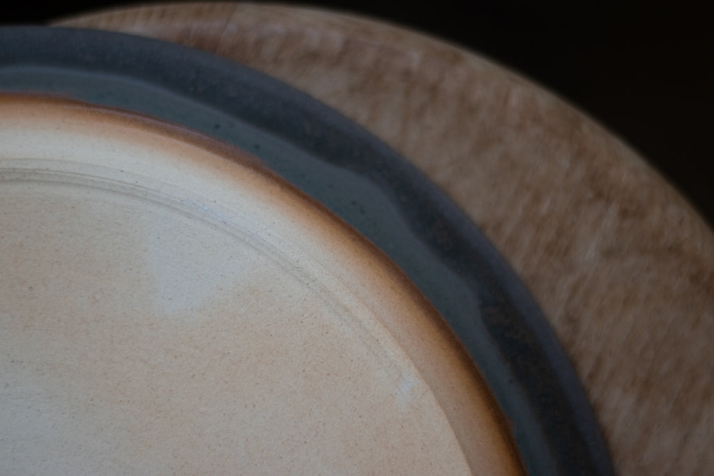 Mai Tagawa / Large rim plate (gray)