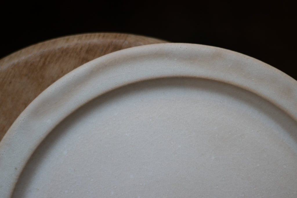 Mai Tagawa / Large rim plate (white)