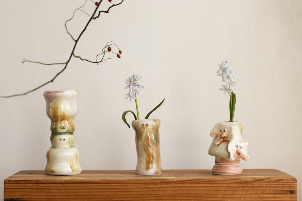 Shiineko Shiroo / Orchid fairy flower vase