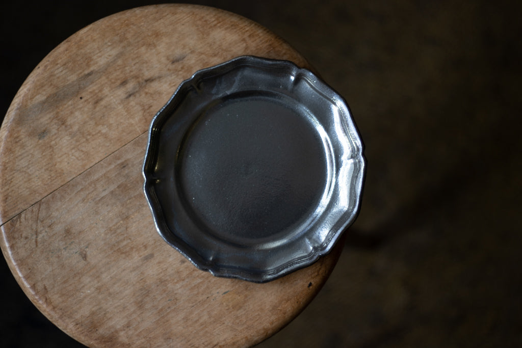 Toshikatsu Kimura / Silver iron glaze ring flower rim plate small