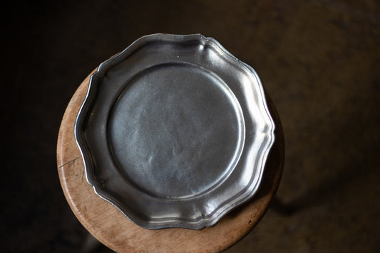 Toshikatsu Kimura / Silver iron glaze ring flower rim plate large