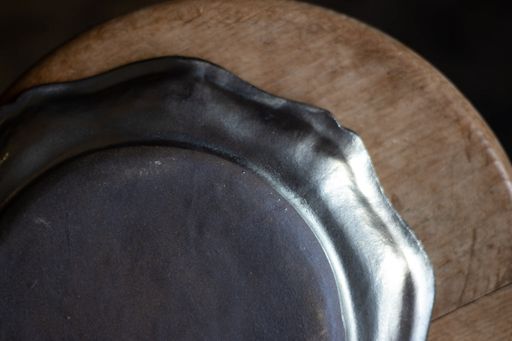 Toshikatsu Kimura / Silver iron glaze ring flower rim plate large