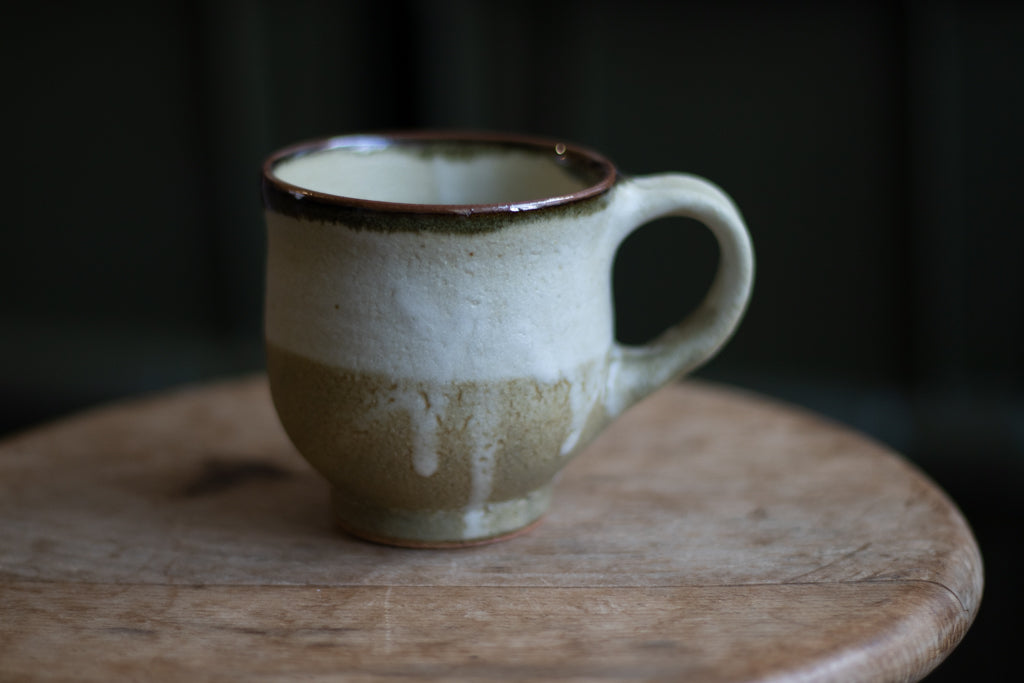 Toru Murasawa / Mug, ash glaze, hanging