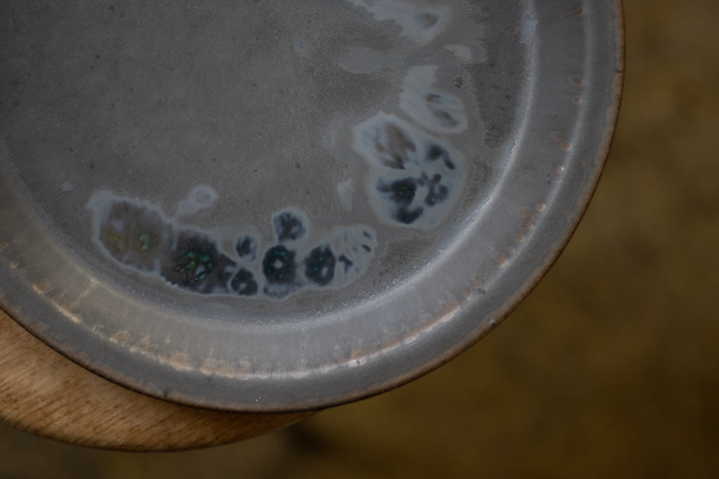 yoshida pottery / カレー皿（さびいろ すす）