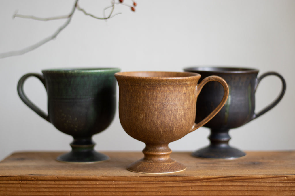 yoshida pottery / jade leg cup (sabi-iro amber)