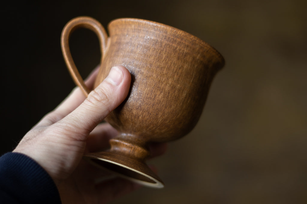 yoshida pottery / jade leg cup (sabi-iro amber)