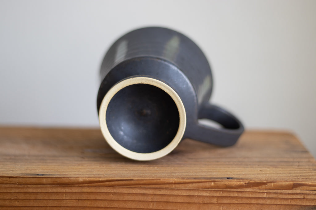 yoshida pottery / Takashi cup angle (sabiiro soot)