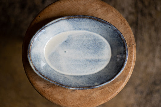 Toru Murasawa / Oval pot, straw ash glaze
