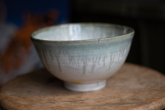 Toru Murasawa / Rice bowl with straw ash glaze