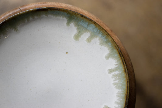 Toru Murasawa / Large plate, straw ash glaze