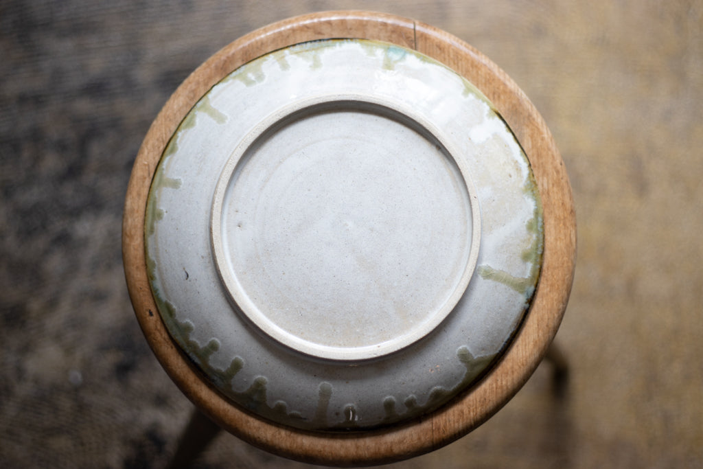Toru Murasawa / Large plate, straw ash glaze