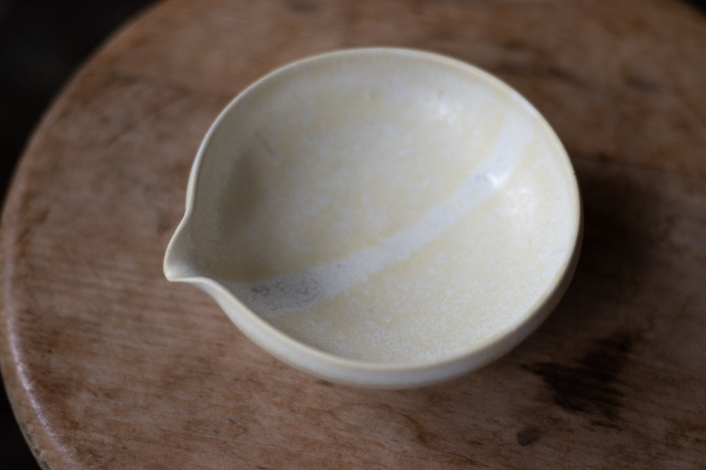 Shota Kondo / Katakuchi bowl (Meteor glaze) *stronger yellow