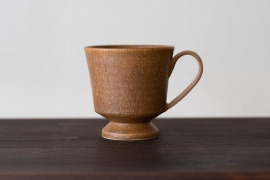 yoshida pottery / Takashi cup angle (sabi-iro amber)