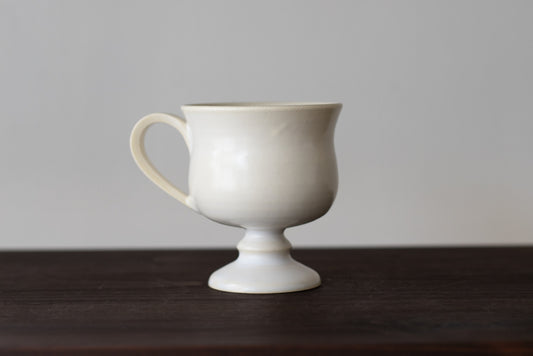 yoshida pottery / 玉脚カップ（アンティークホワイト）