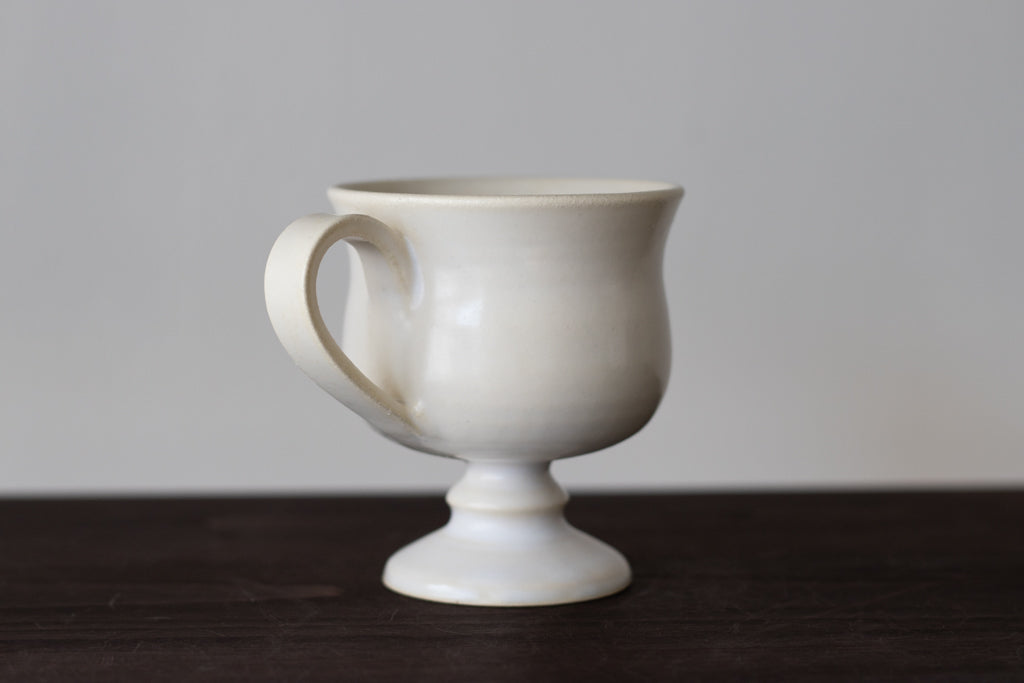 yoshida pottery / 玉脚カップ（アンティークホワイト）