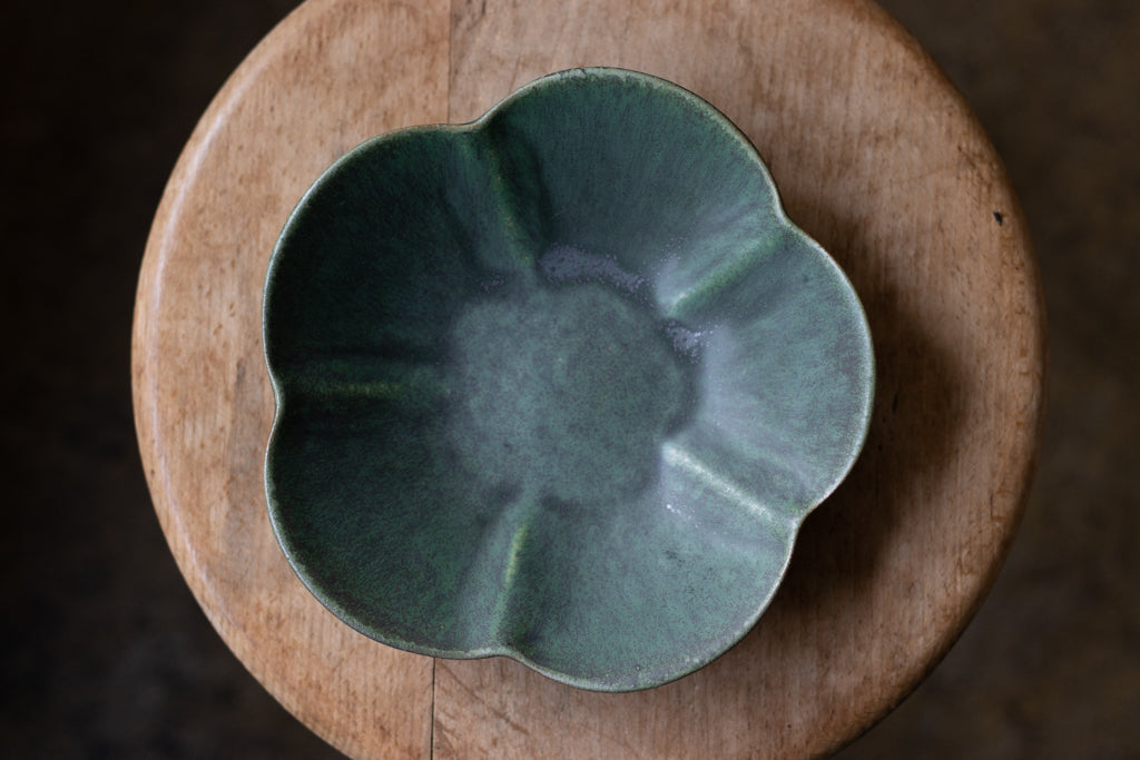yoshida pottery / 梅鉢 さびいろうぐいす