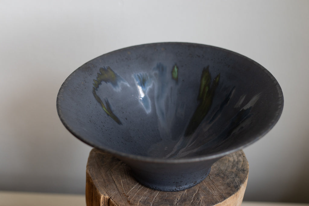 yoshida pottery / medium bowl (sabiiro soot)