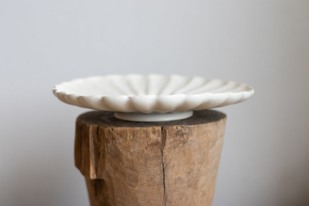 yoshida pottery / flower plate white