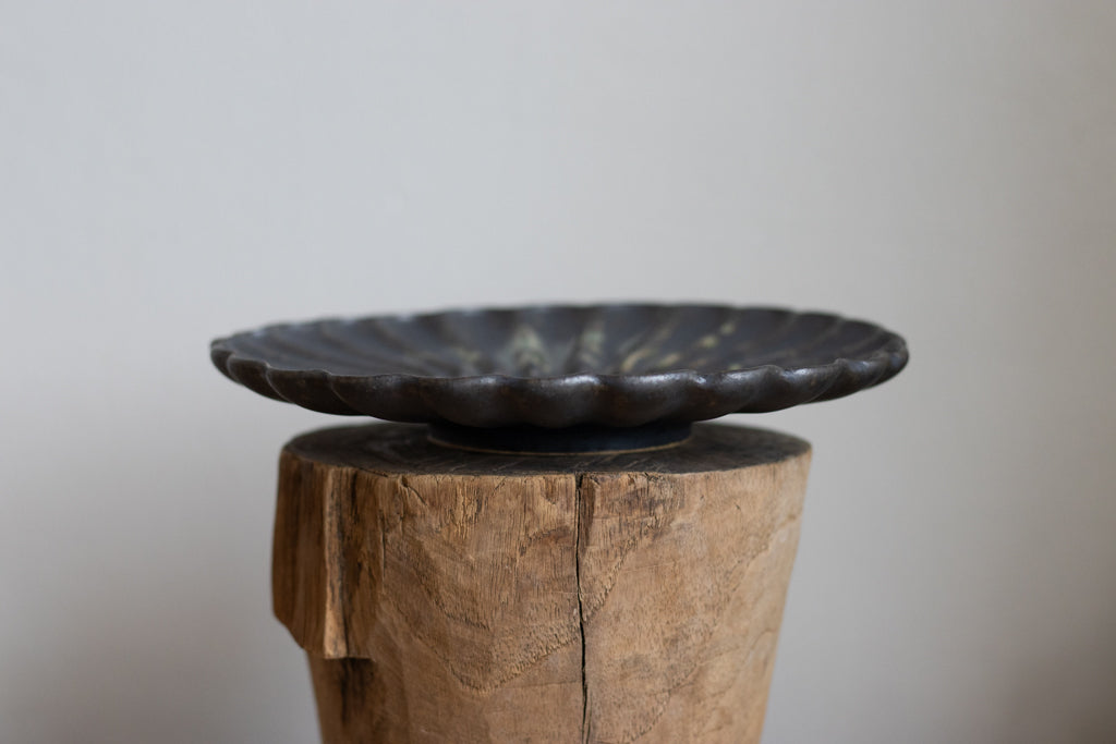 yoshida pottery / 輪花皿 さびいろすす